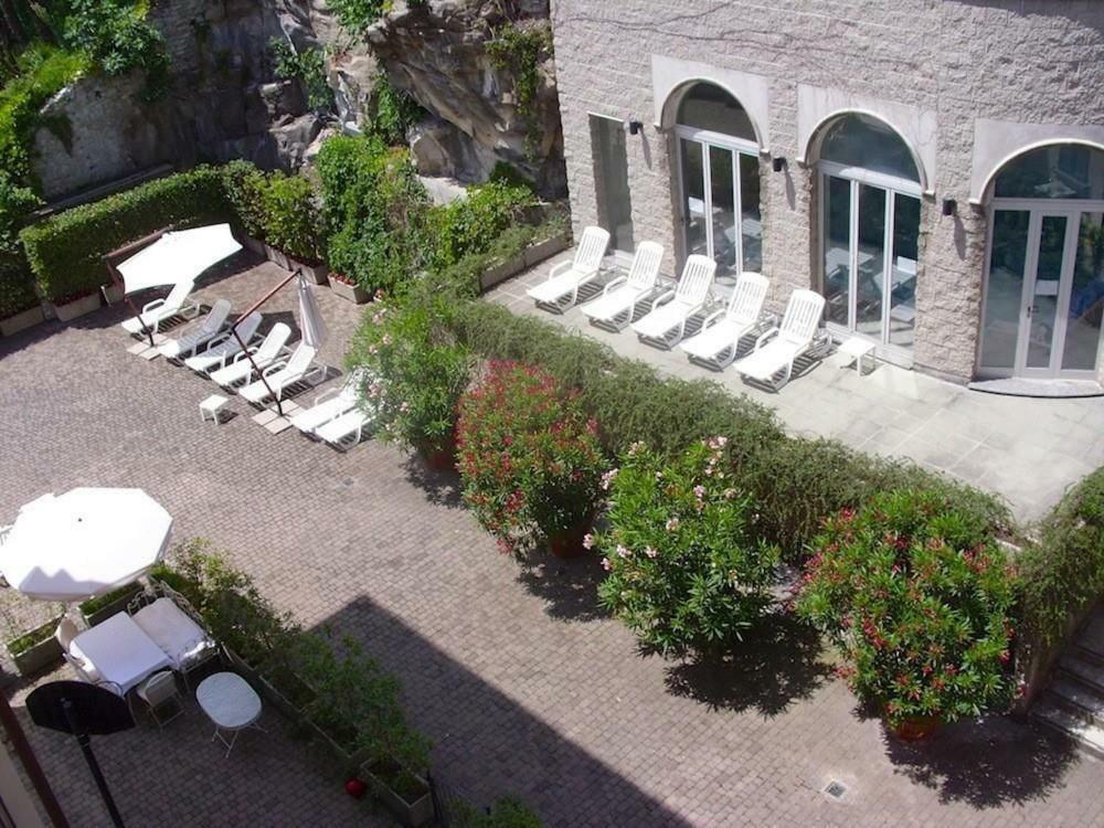 Larius Apartment Parking Carate Urio Exterior foto